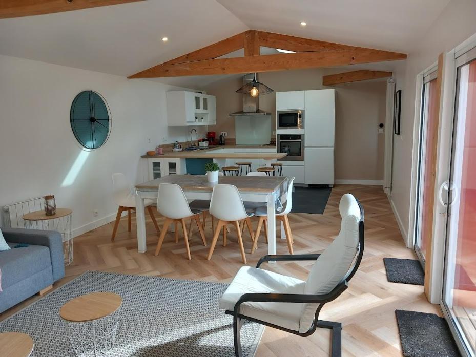 Maison Esprit Des Lois La Brede Bagian luar foto